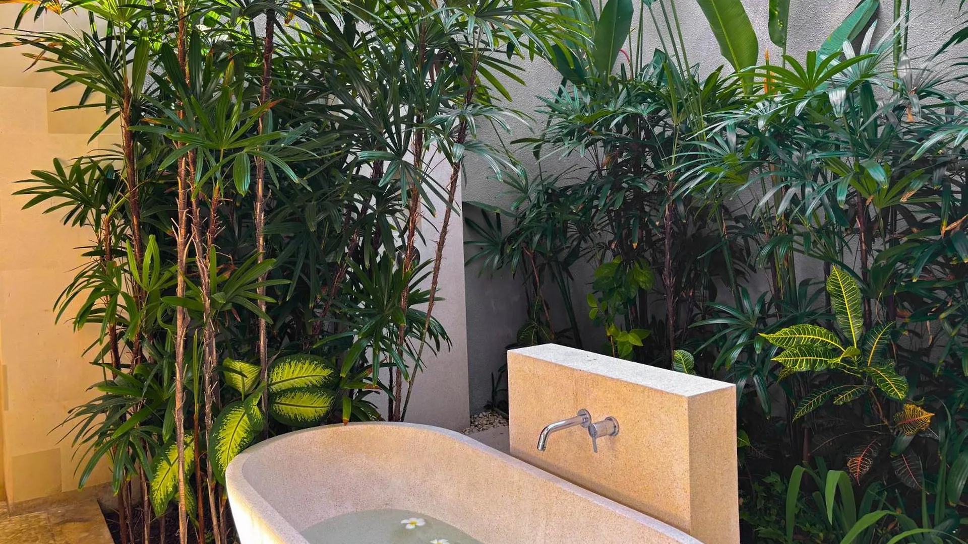 Nyaman Villas Seminyak  Seminyak (Bali)