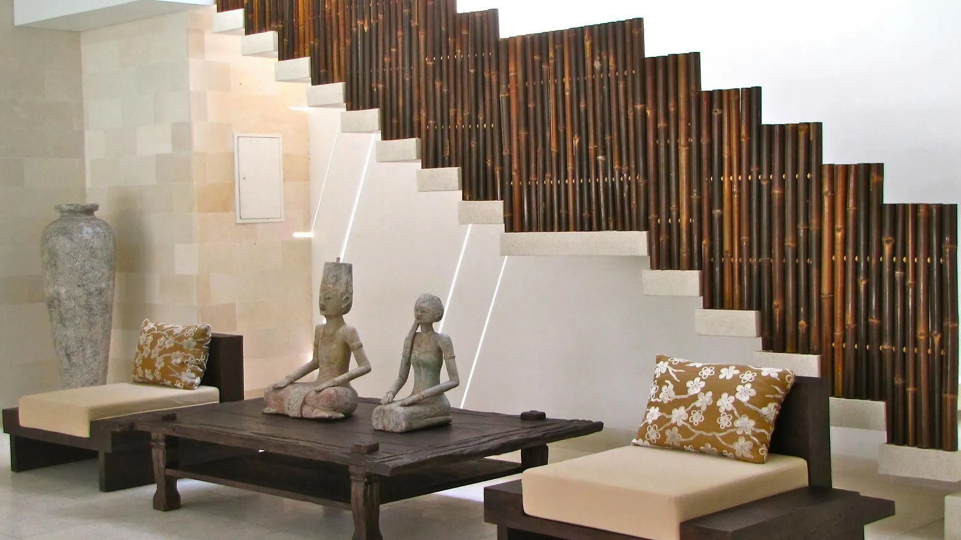 Nyaman Villas Seminyak  Seminyak (Bali)
