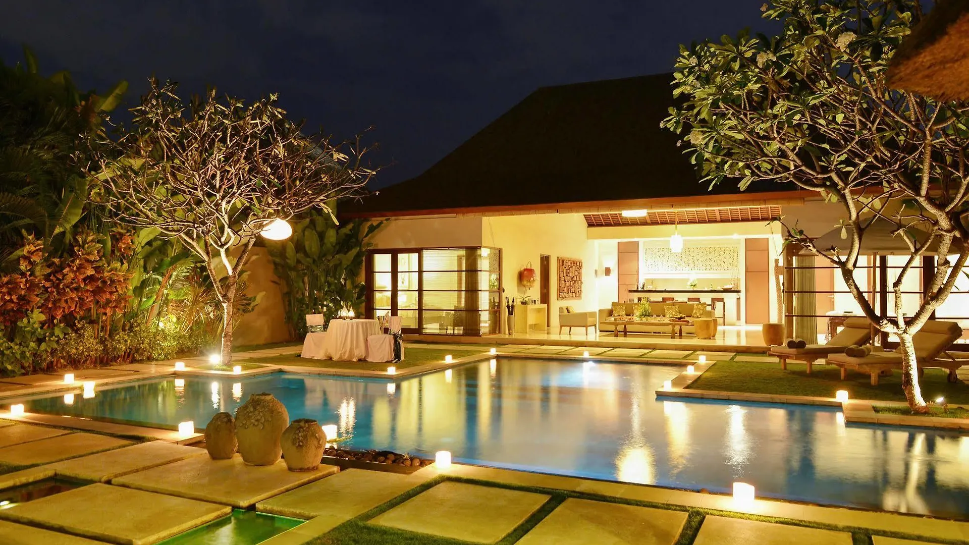 Nyaman Villas Seminyak 0*, Seminyak (Bali)